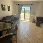 Immaculate 2 Bed, 2 Bath * אלבופיירה