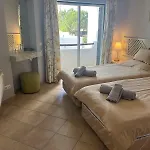 Immaculate 2 Bed, 2 Bath Lägenhet *