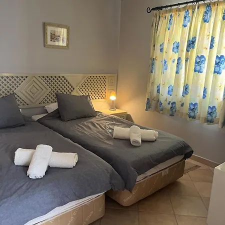Immaculate 2 Bed, 2 Bath