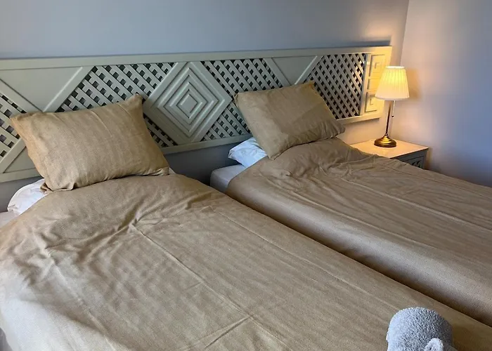 Immaculate 2 Bed, 2 Bath * Albufeira