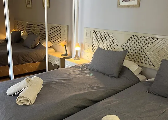 Apartment Immaculate 2 Bed, 2 Bath