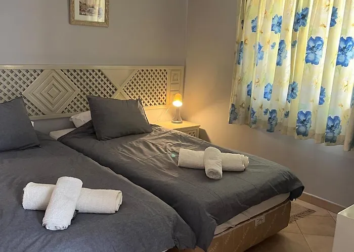 Immaculate 2 Bed, 2 Bath